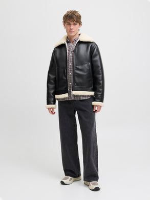model_shot-front_full
