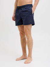 Ladda upp bild till gallerivisning, model_shot-front
