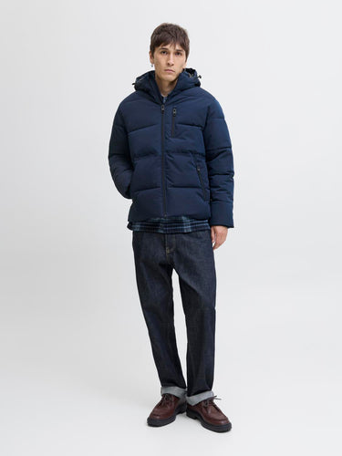 model_shot-front_full