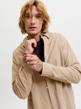 Ladda upp bild till gallerivisning, model_shot-creative
