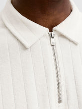 Ladda upp bild till gallerivisning, model_shot-detail
