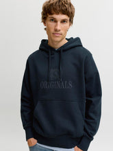 Ladda upp bild till gallerivisning, model_shot-creative
